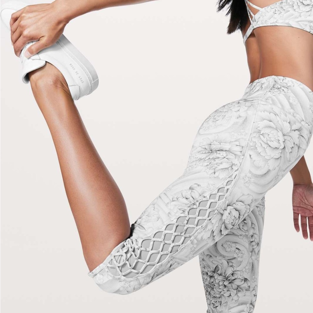 Lululemon Love Knot Crop 10 Twine White Multi